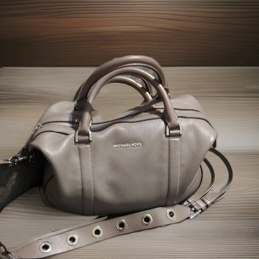 Michael Kors Raven Grommet Large Leather Satchel/Shoulder bag‎ in Cinder - Grey